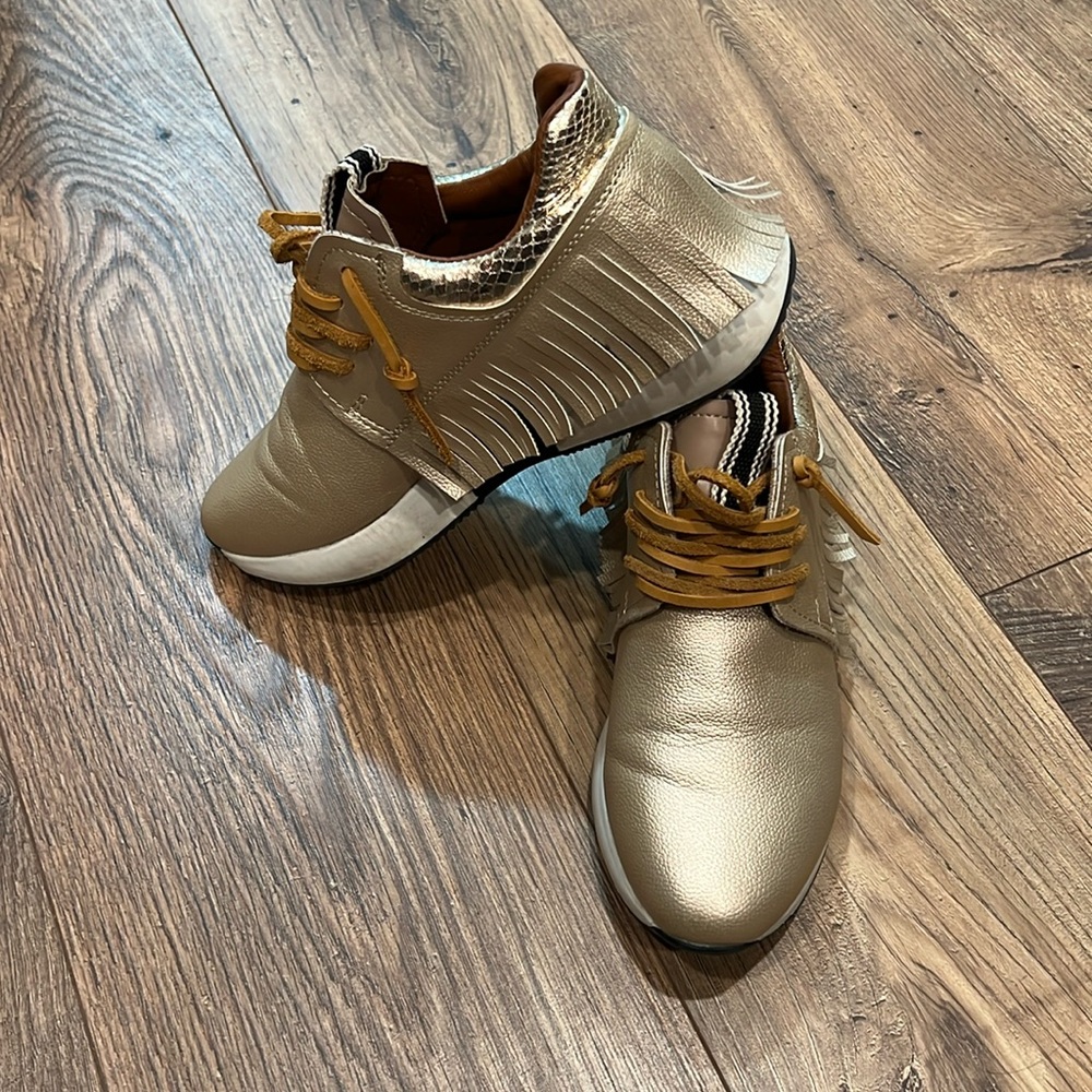 PEPA Fringe Sneaker